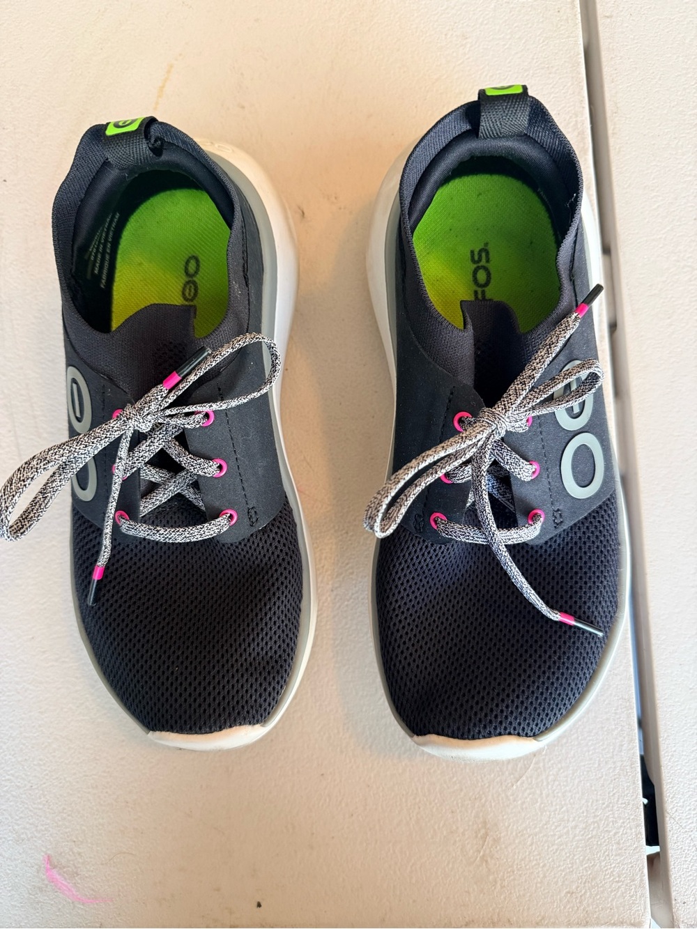 OOFOS Stride Recovery Women's Black Sneakers with Pink Eyelets and Lime Insole